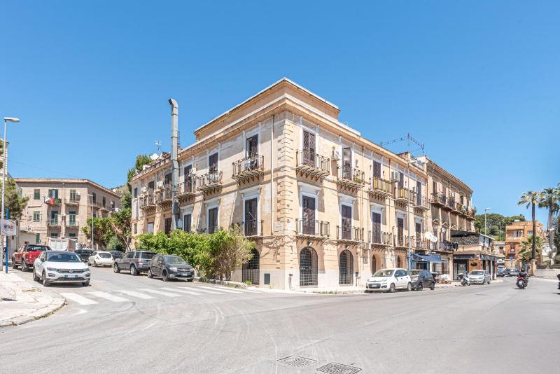 Igiea Florio Sea View Apartments by Wonderful Italy - image 11