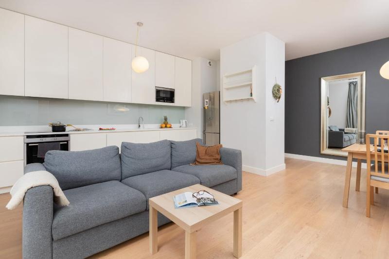 Neptun Park Spacious 3-Bedroom Apartment by Noclegi Renters - image 1