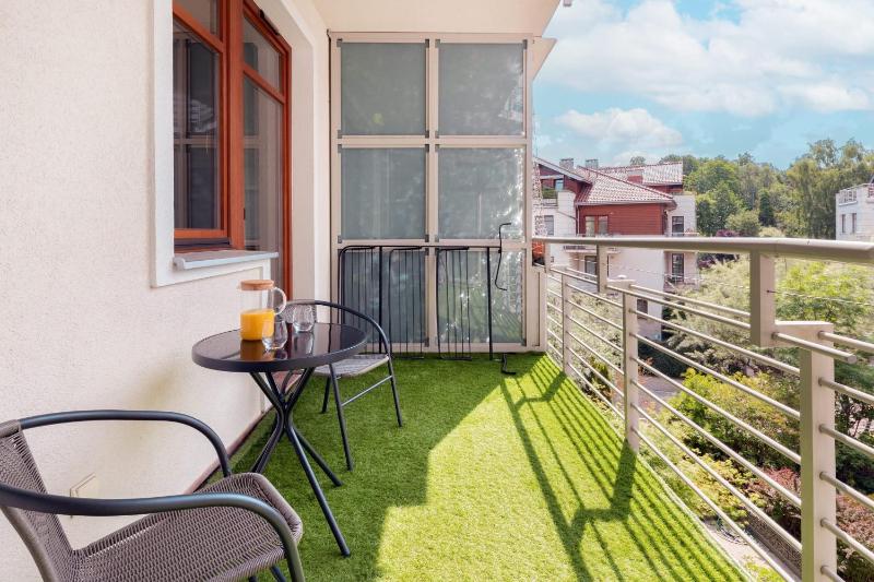 Neptun Park Spacious 3-Bedroom Apartment by Noclegi Renters - image 15