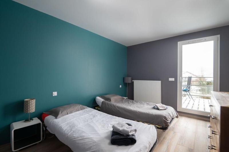 Chalet des Ruchers - Sleeps 6 - Private Hot Tub - image 9