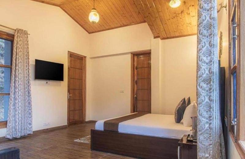 The Maharaja Retreat I Jacuzzi I Vacations l Pet friendly & 3 Bedroom Villa I Family Events I Sky Bonfire I Kasauli By Exotic Stays - image 19