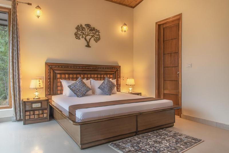 The Maharaja Retreat I Jacuzzi I Vacations l Pet friendly & 3 Bedroom Villa I Family Events I Sky Bonfire I Kasauli By Exotic Stays - image 31