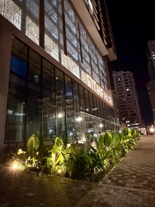 Luxury Quiet Retreat at The Hub - image 14