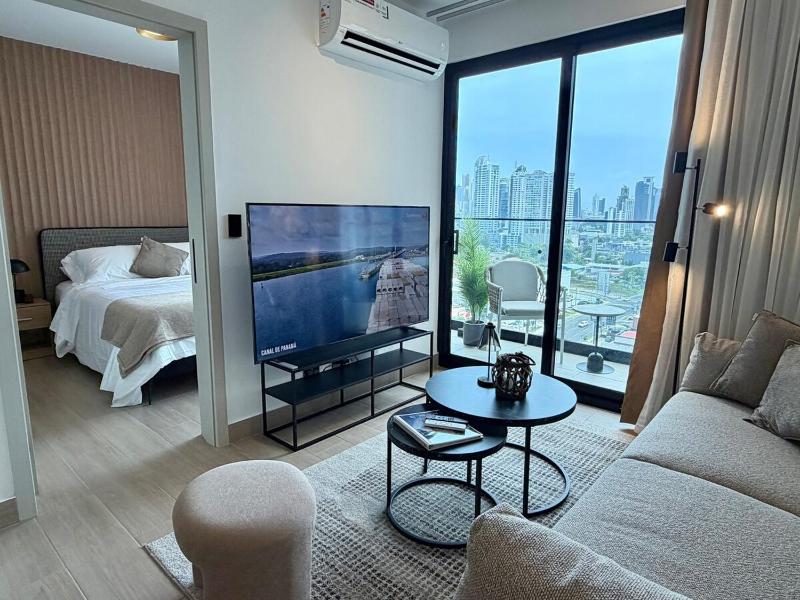 Luxury Quiet Retreat at The Hub - image 4