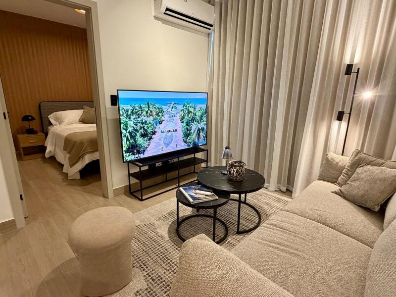 Luxury Quiet Retreat at The Hub - image 2