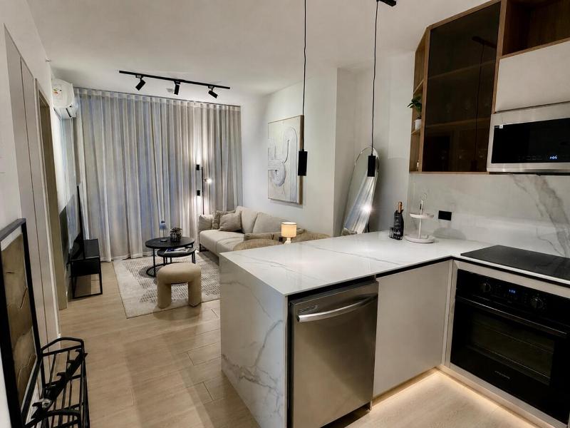 Luxury Quiet Retreat at The Hub - image 7