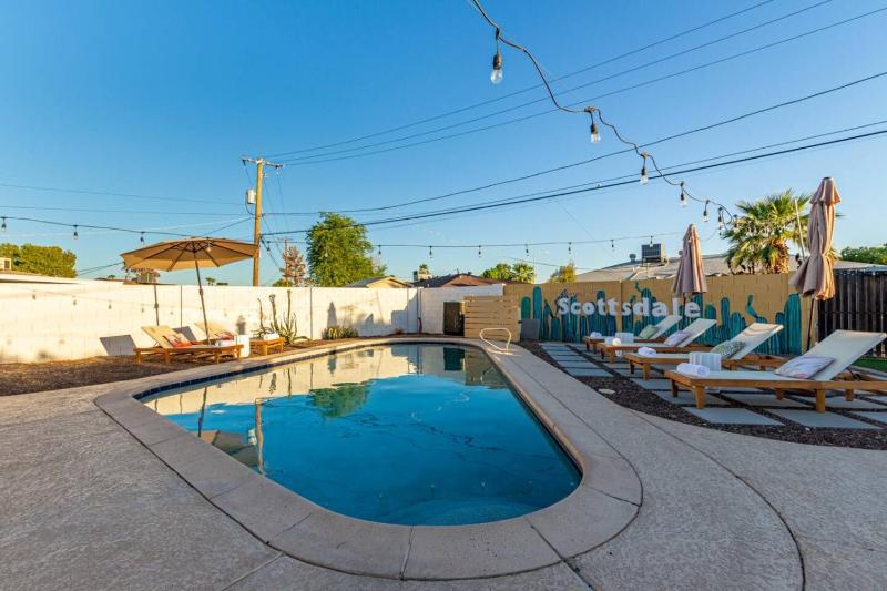 Scottsdale Old Town Heated Pool Fire Pit - image 13