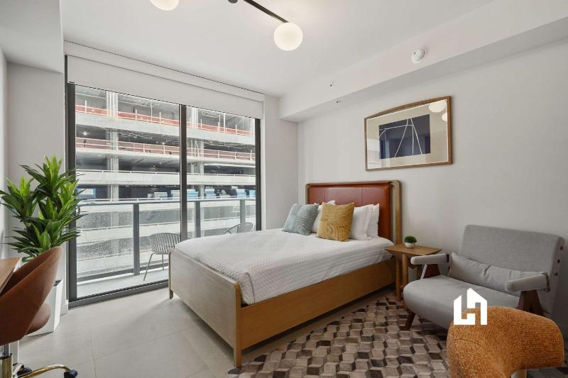 Downtown Studio with Pool Gym & Movie Theater - image 11