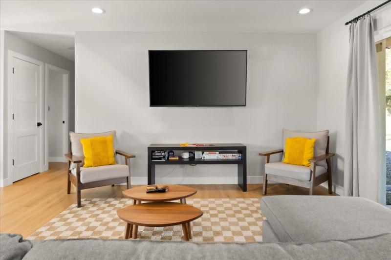 The Twin Palms Retreat - image 8