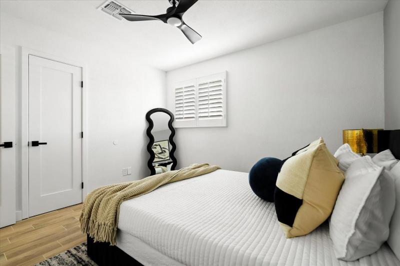 Group-Friendly 5BR Pool Home Old Town - image 13
