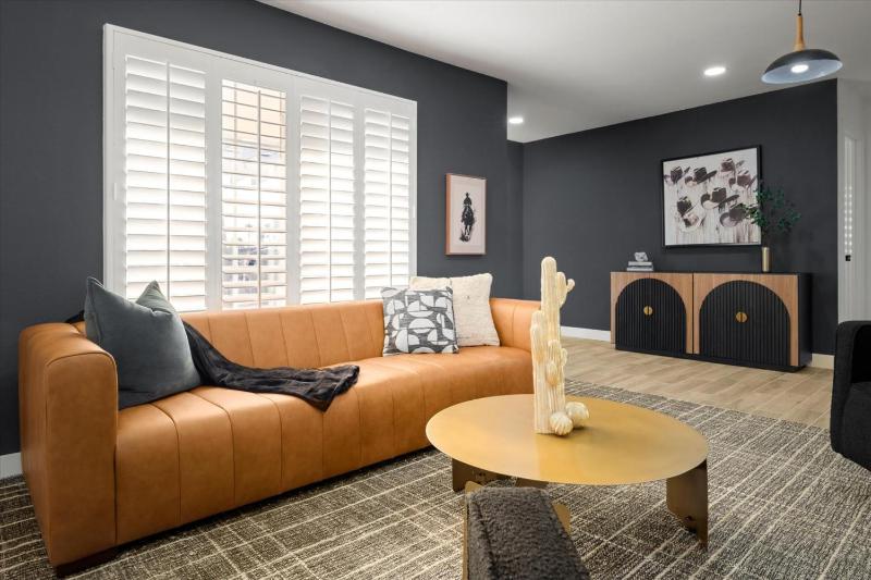 Group-Friendly 5BR Pool Home Old Town - image 9