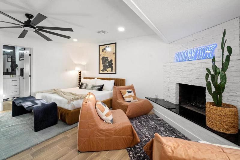 Group-Friendly 5BR Pool Home Old Town - image 31