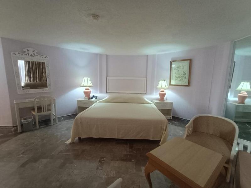 Hotel Acapulco Malibu - image 48