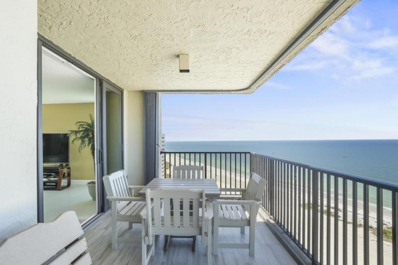 Two Bedroom Corner Condo with Panoramic Gulf Views - image 6