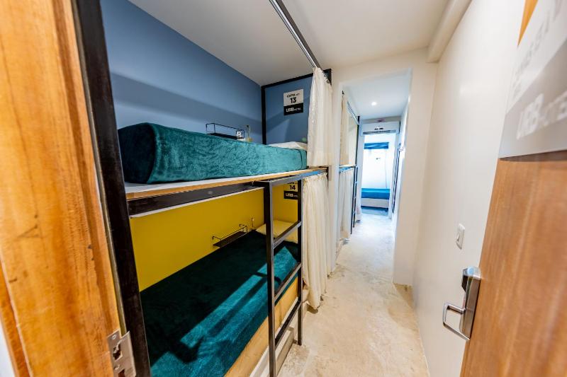URB Hotel - image 11