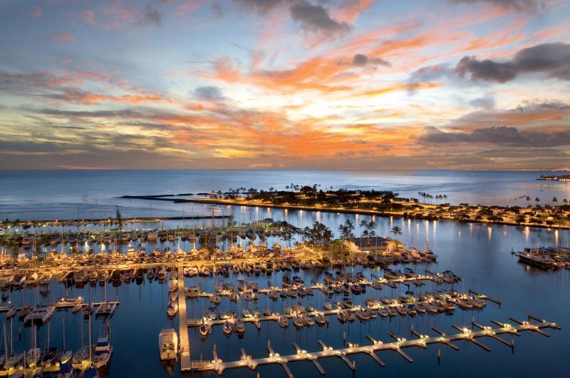 Oceanfront Harbor - King image 3