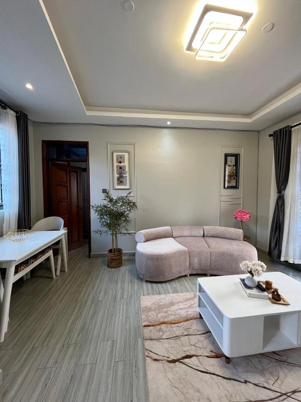 Luxe 1 BDRM 10 mins from Acacia Fast Wi-Fi - image 8