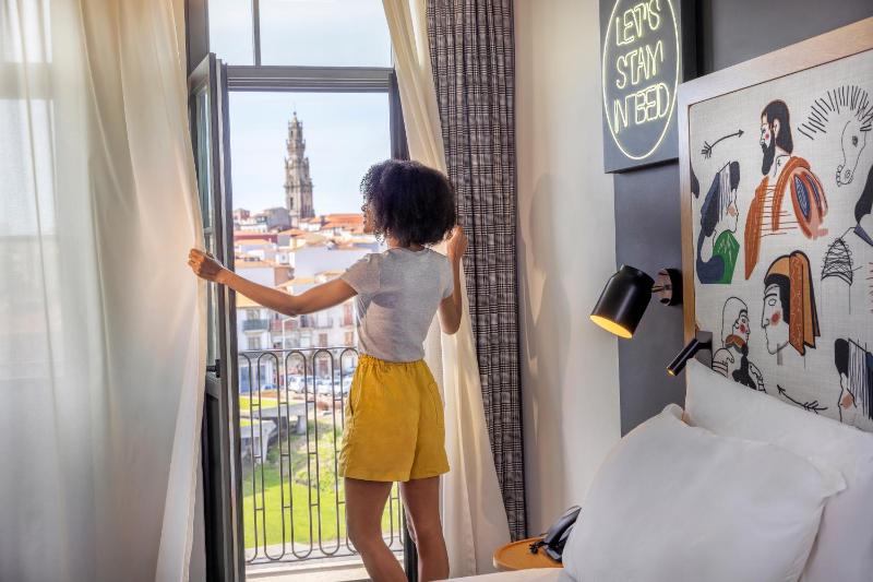 Se Catedral Hotel Porto Tapestry Collection by Hilton - image 1