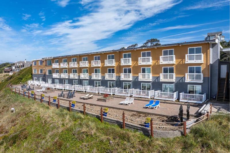 Sailor Jack Oceanfront Motel - image 25