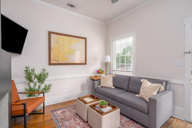 Cozy Cottage Retreat Parking and Private Patio - image 14