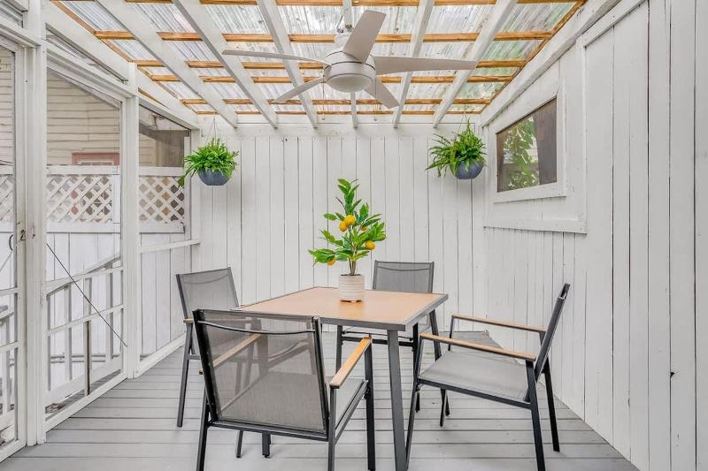 Cozy Cottage Retreat Parking and Private Patio - image 32