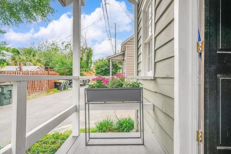 Cozy Cottage Retreat Parking and Private Patio - image 34