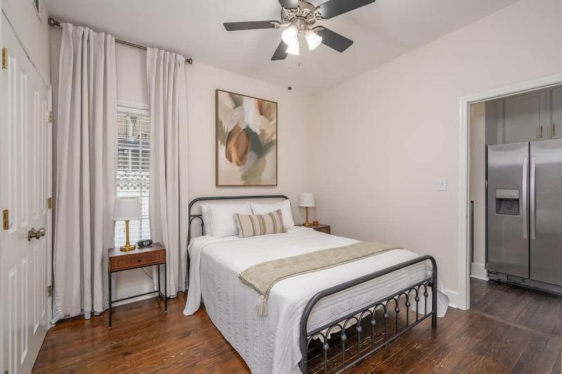 Cozy Cottage Retreat Parking and Private Patio - image 27
