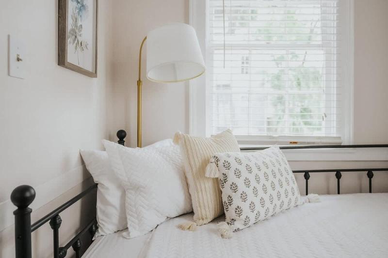 Cozy Cottage Retreat Parking and Private Patio - image 16