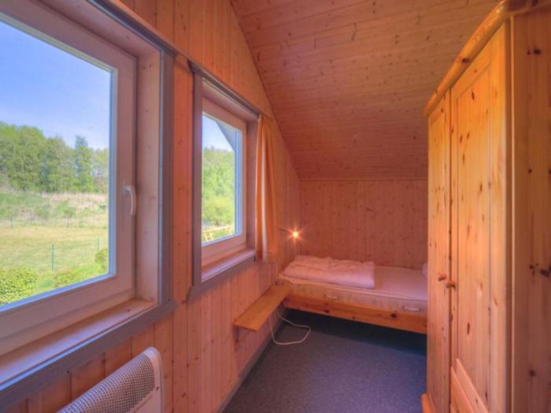 Ferienhaus im skandinavischen Stil mit Garten im Hafendorf Müritz - image 4