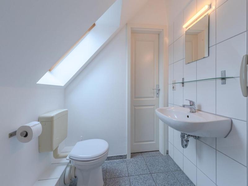 Geräumiges Ferienhaus für Familie im Hafendorf Müritz Rechlin - image 9