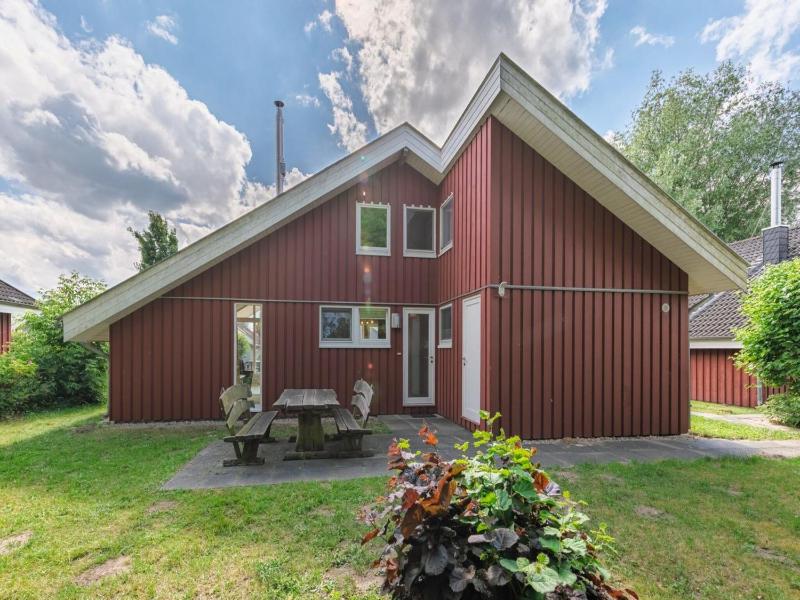 Gemütliches Ferienhaus mit Garten und Terrasse im Hafendorf Müritz - image 27