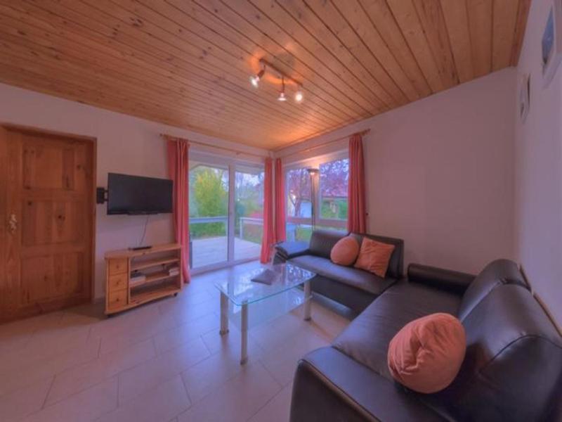 Heimeliger Doppelbungalow mit Terrasse im Ferienpark Mirow - image 13