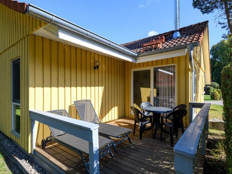 Moderner Bungalow mit Terrasse im Ferienpark Mirow - image 10