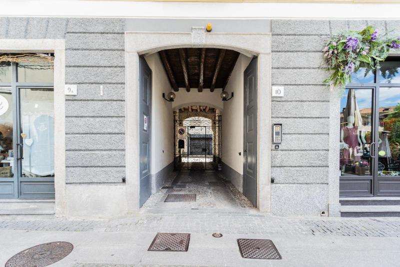 Shades Of Como Private Terrace by Rent All Como - image 20
