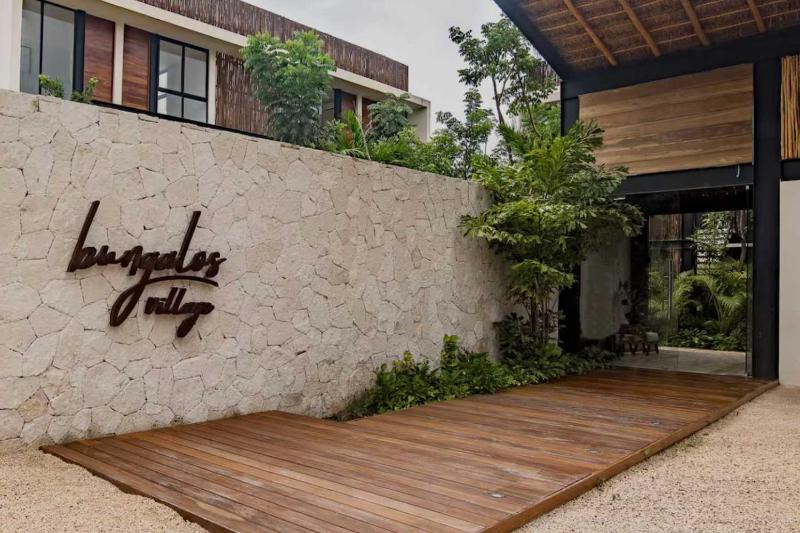 Luxury Tropical PH Private Pool - image 11
