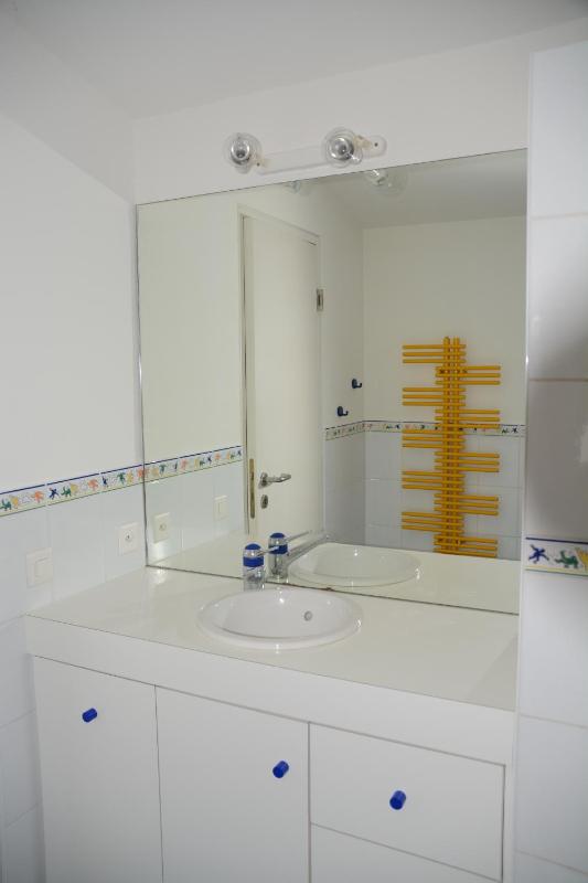 Double Room with Shared Bathroom image 3
