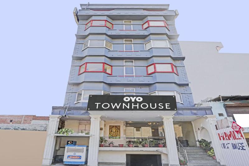 Townhouse Jai Guru Ji Nearest Merceds Benz Sector 11 - image 42
