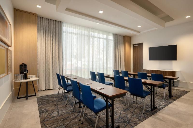 Staybridge Suites Houston Downtown - image 38