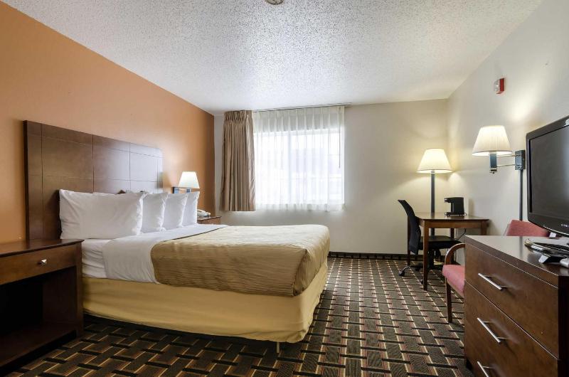 King Room - Non-Smoking image 3