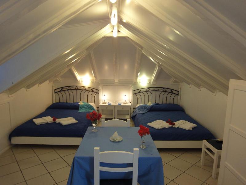 Studio - Attic (2-4 Adults) image 2