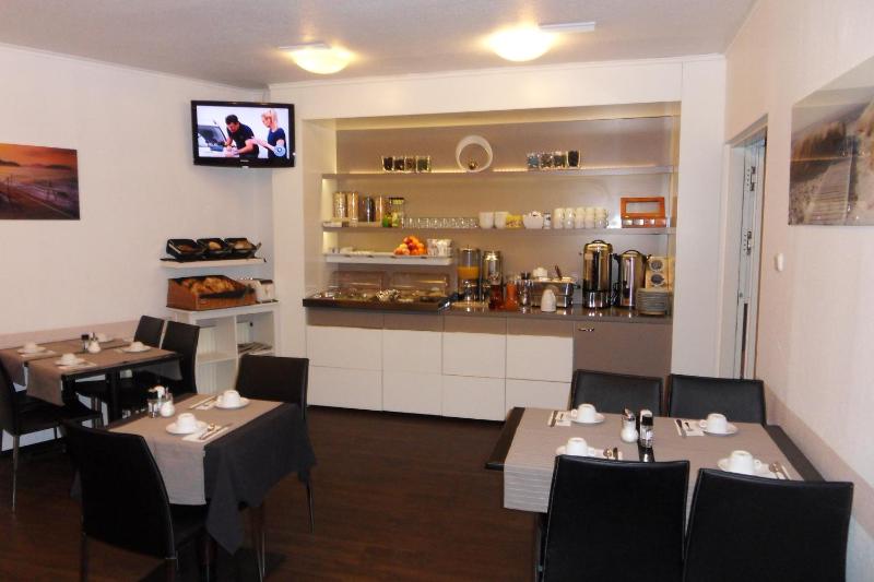 Carlton Hotel - image 7