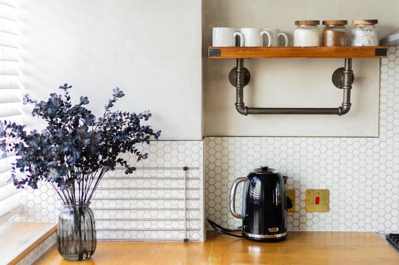 Boutique-Style Apartment in Heart of Brighton Lanes - image 37