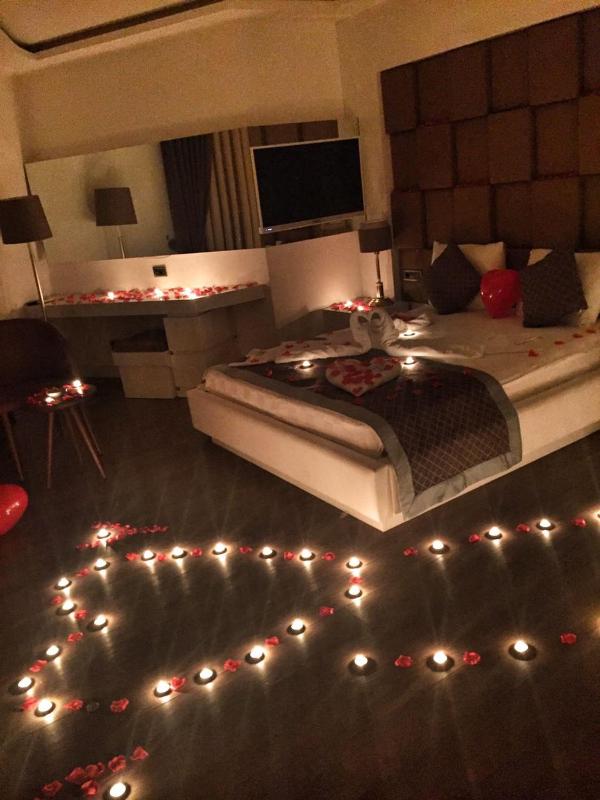 Honeymoon Suite image 1