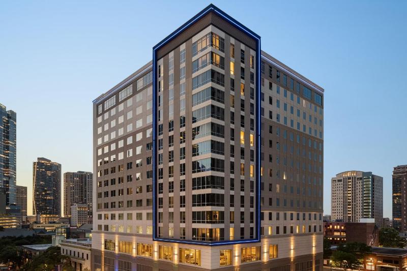 Holiday Inn Express Houston Downtown - image 43