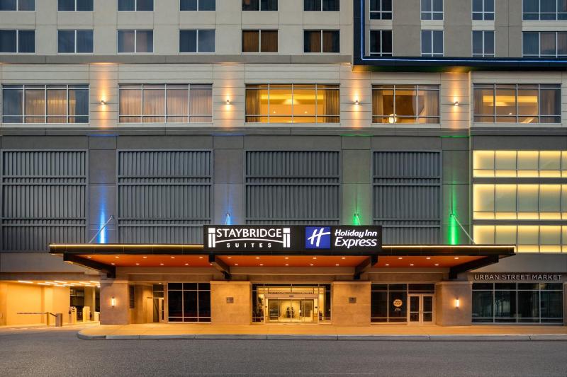 Holiday Inn Express Houston Downtown - image 32