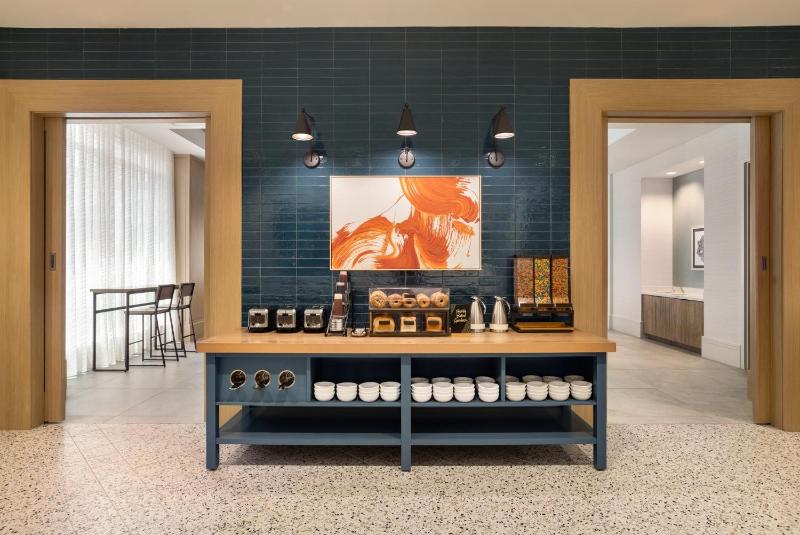 Holiday Inn Express Houston Downtown - image 45
