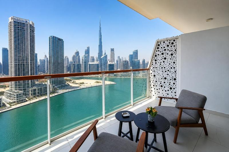 Panoramic Burj Khalifa and Canal View - image 14