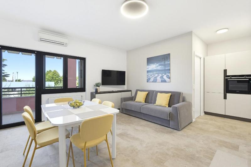 Regarda - Basiliko Sport Apartment with tennis and pool - image 4
