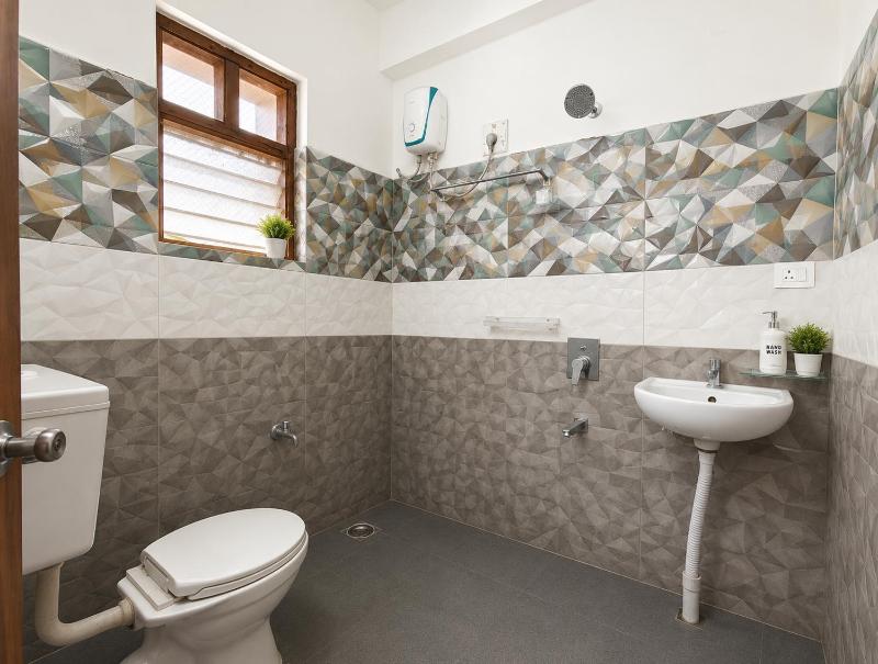 KB's Stay - The Rosewood 3BHK - image 2
