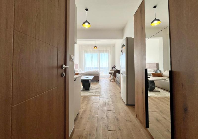 Waterfront Studio Apartment with Fantastic Sea View - image 10